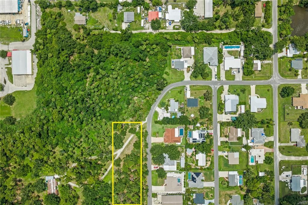 待售: $325,000 (0.60 acres)