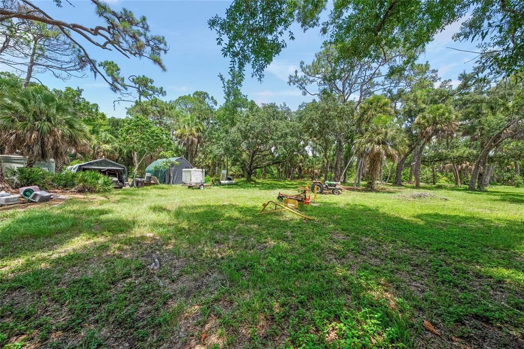待售: $325,000 (0.60 acres)