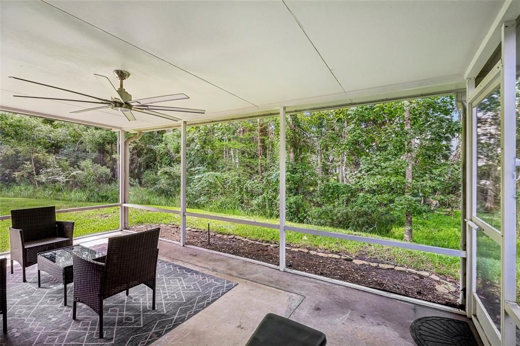 For Sale: $399,999 (4 beds, 2 baths, 1956 Square Feet)