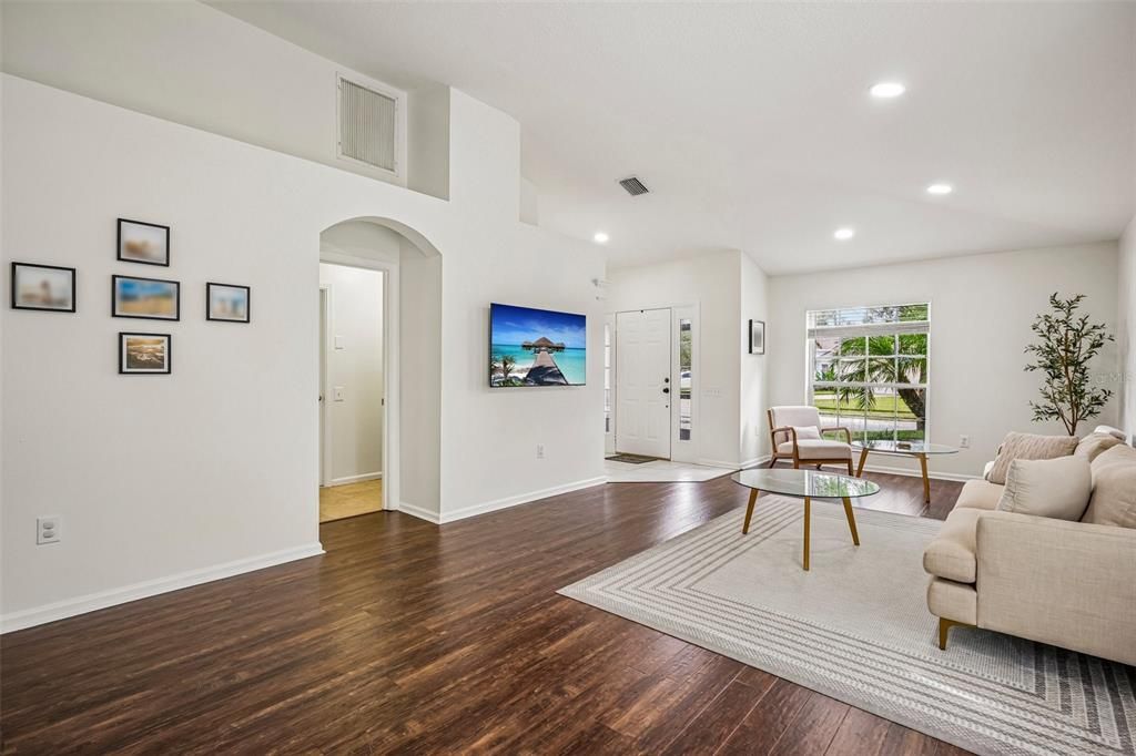 For Sale: $399,999 (4 beds, 2 baths, 1956 Square Feet)