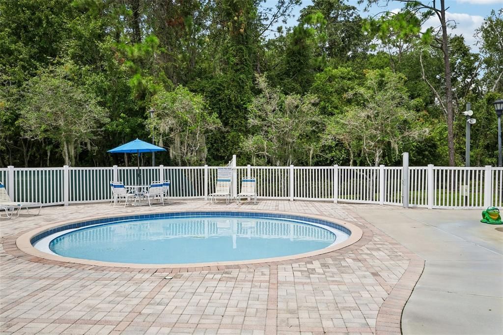 For Sale: $399,999 (4 beds, 2 baths, 1956 Square Feet)