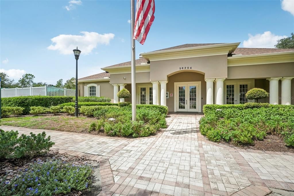 For Sale: $399,999 (4 beds, 2 baths, 1956 Square Feet)
