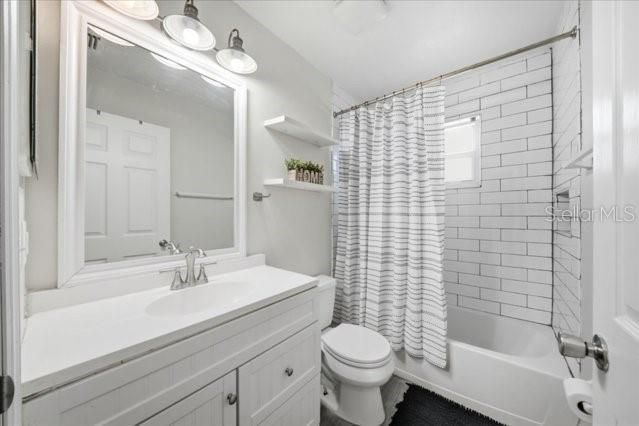 En Venta: $350,000 (5 camas, 2 baños, 1643 Pies cuadrados)