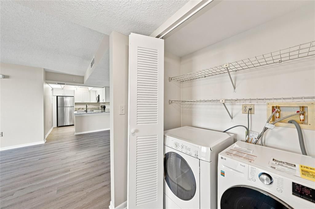 На продажу: $135,000 (2 спален, 2 ванн, 783 Квадратных фут)