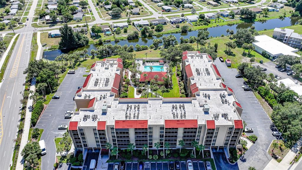 На продажу: $135,000 (2 спален, 2 ванн, 783 Квадратных фут)