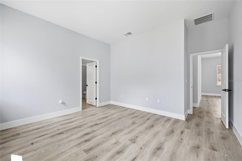 На продажу: $349,900 (4 спален, 3 ванн, 1802 Квадратных фут)