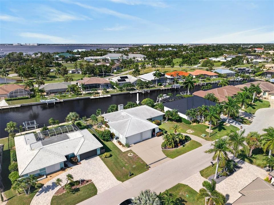 Active With Contract: $599,900 (3 beds, 2 baths, 2570 Square Feet)