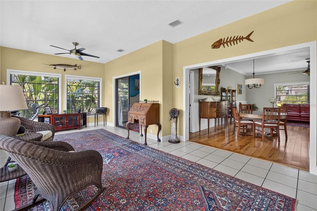 Active With Contract: $599,900 (3 beds, 2 baths, 2570 Square Feet)