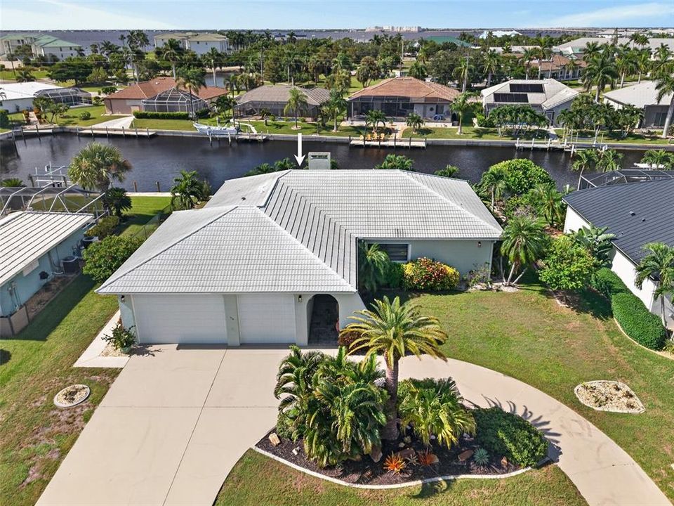 Active With Contract: $599,900 (3 beds, 2 baths, 2570 Square Feet)