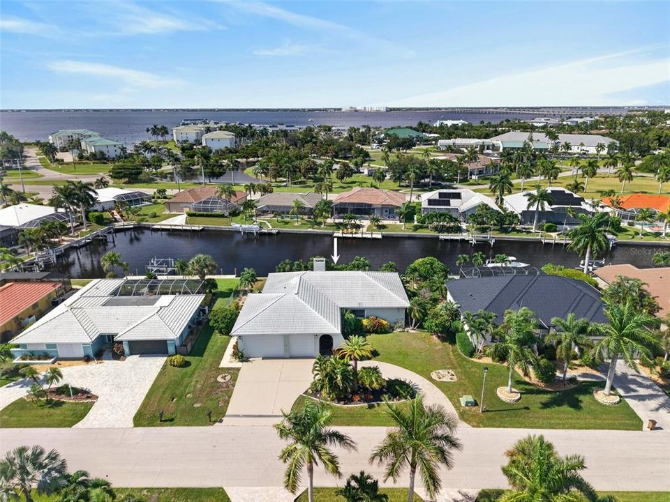 Active With Contract: $599,900 (3 beds, 2 baths, 2570 Square Feet)