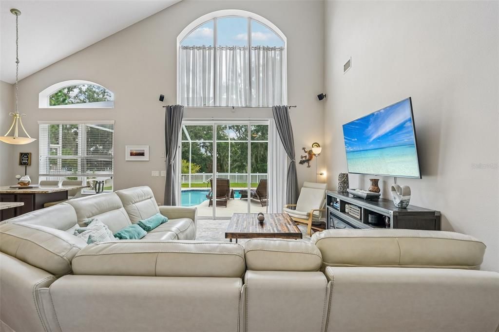 На продажу: $439,900 (4 спален, 2 ванн, 2268 Квадратных фут)