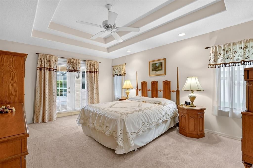 For Sale: $399,000 (3 beds, 3 baths, 1962 Square Feet)