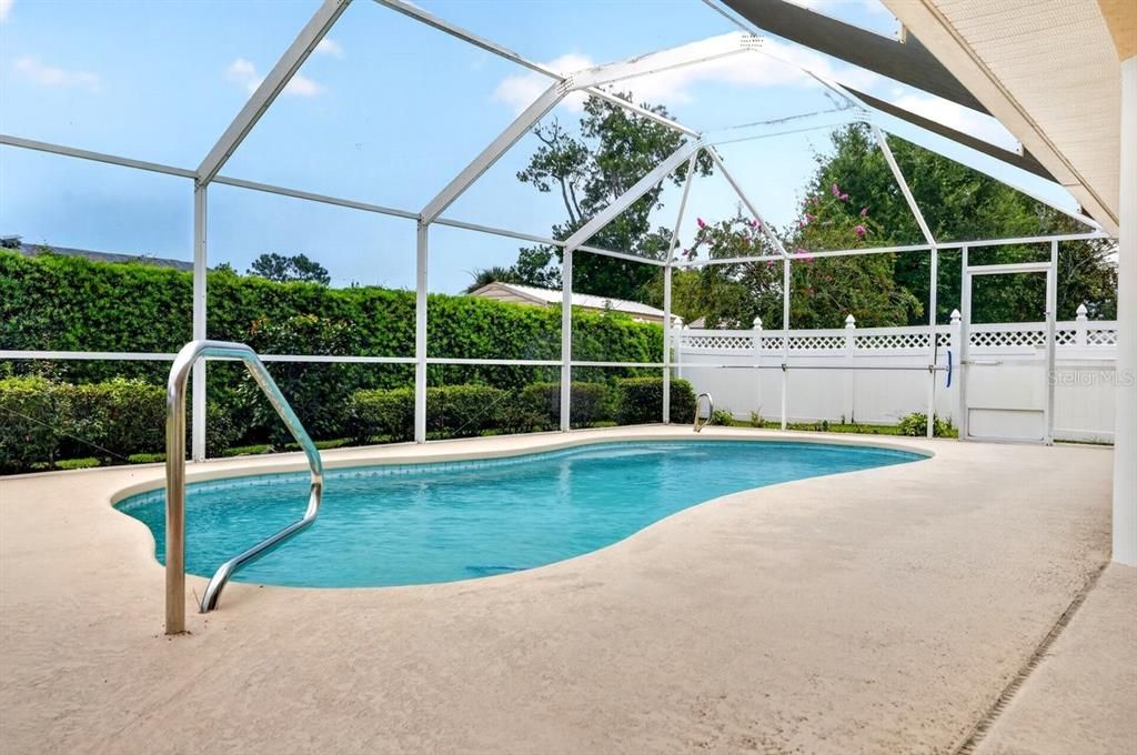 For Sale: $399,000 (3 beds, 3 baths, 1962 Square Feet)