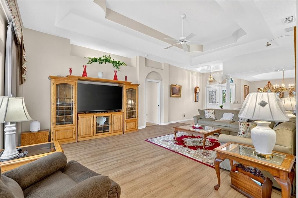 For Sale: $399,000 (3 beds, 3 baths, 1962 Square Feet)