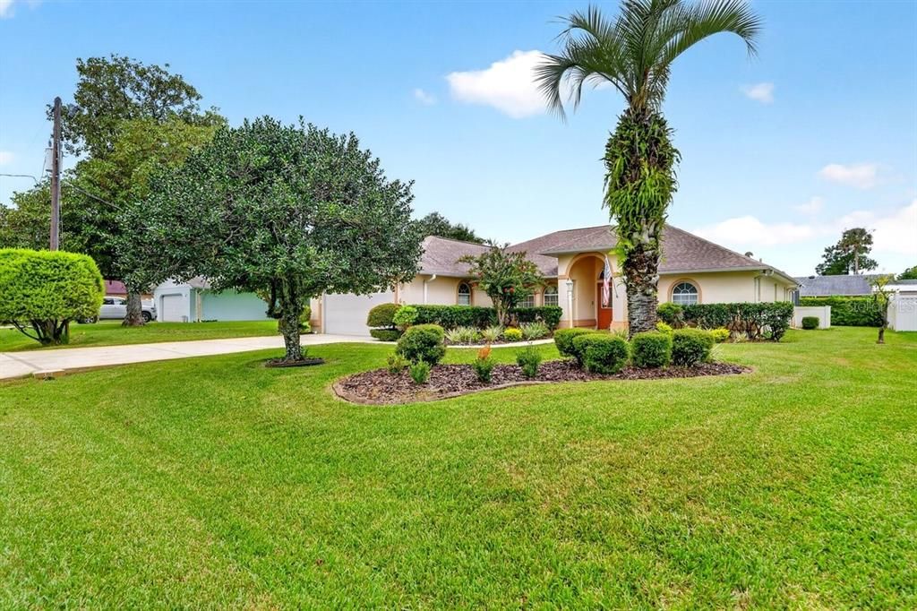 For Sale: $399,000 (3 beds, 3 baths, 1962 Square Feet)