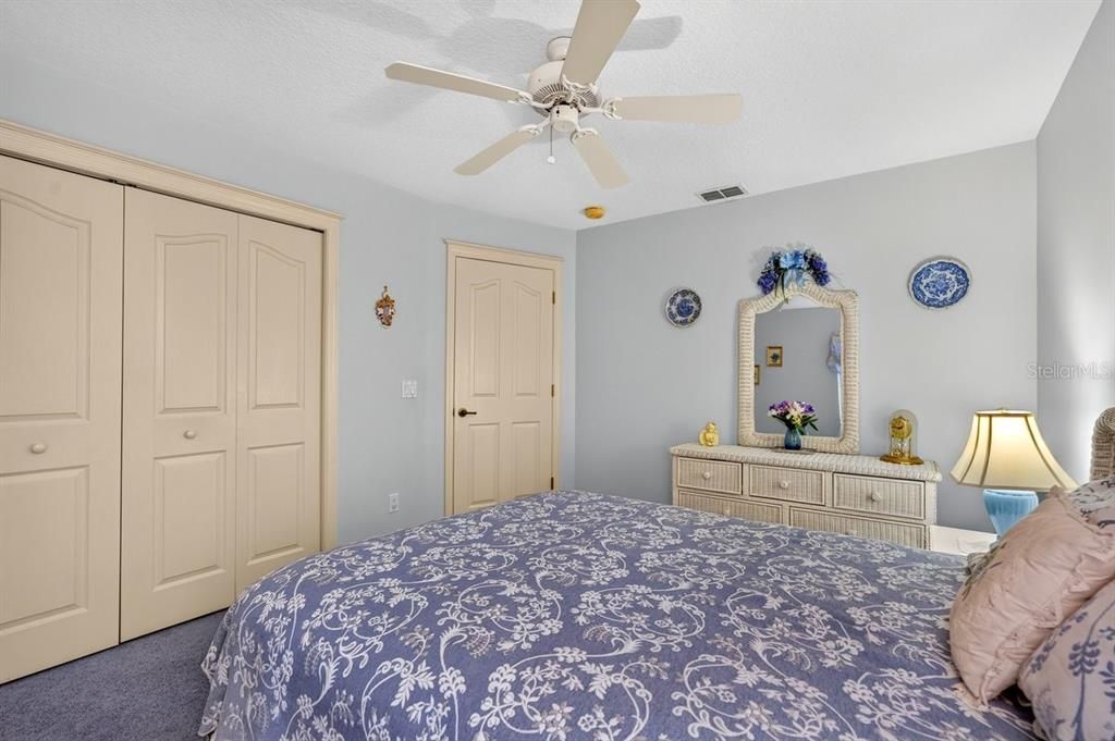 For Sale: $399,000 (3 beds, 3 baths, 1962 Square Feet)
