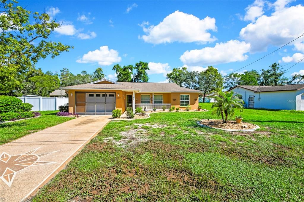 For Sale: $275,000 (2 beds, 2 baths, 1400 Square Feet)
