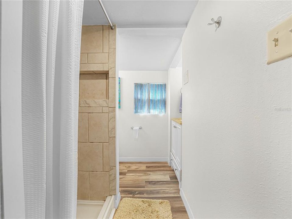 На продажу: $69,000 (2 спален, 1 ванн, 642 Квадратных фут)