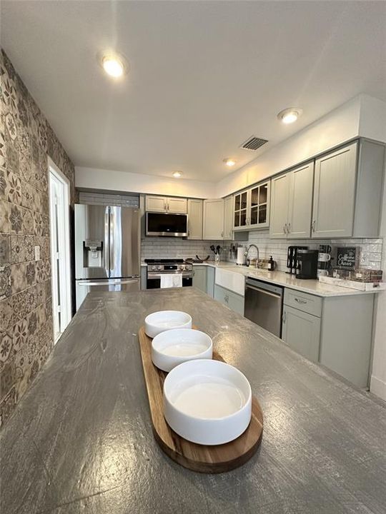 : $525,000 (3 beds, 3 baths, 1311 Square Feet)