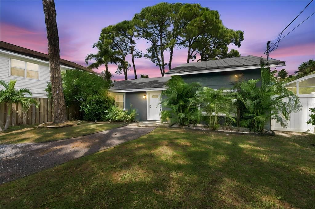 En Venta: $525,000 (3 camas, 3 baños, 1311 Pies cuadrados)