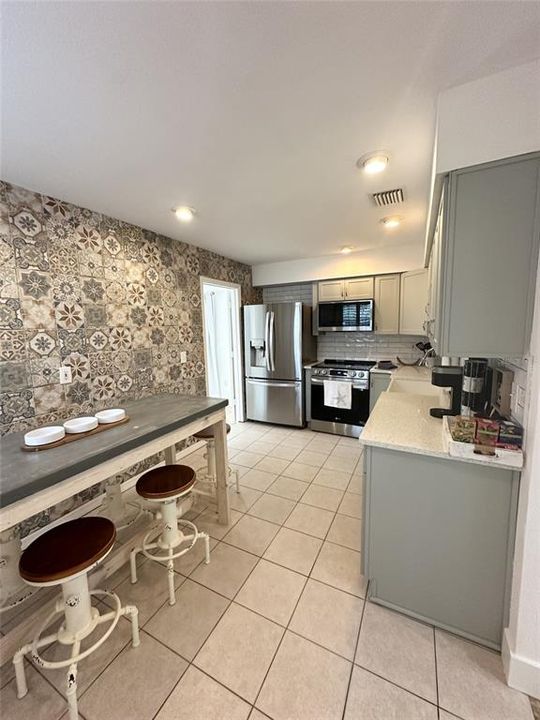 : $525,000 (3 beds, 3 baths, 1311 Square Feet)