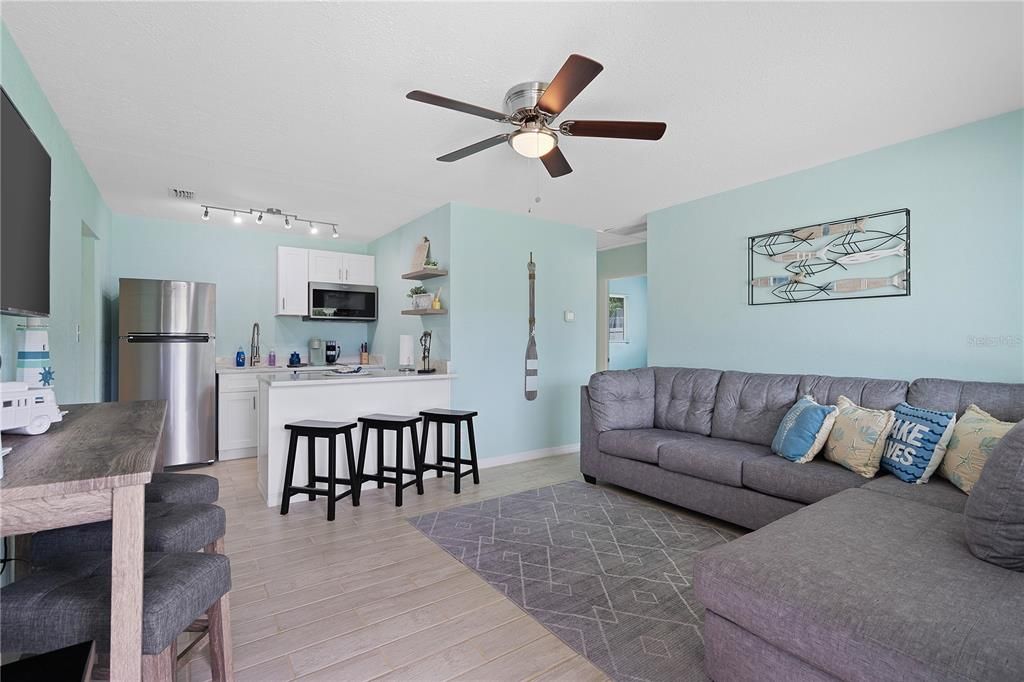 For Rent: $3,200 (3 beds, 2 baths, 901 Square Feet)