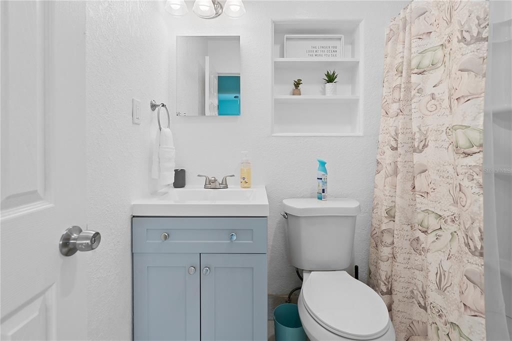 For Rent: $3,200 (3 beds, 2 baths, 901 Square Feet)