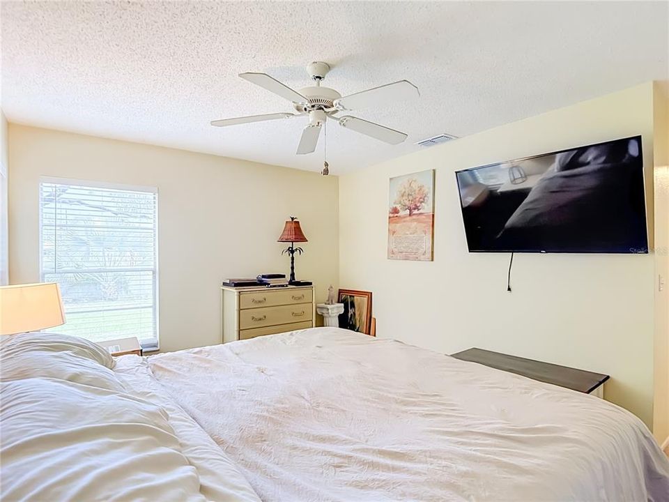 For Sale: $450,000 (3 beds, 2 baths, 1796 Square Feet)