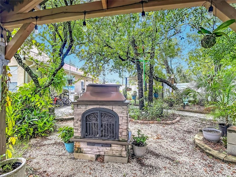 For Sale: $450,000 (3 beds, 2 baths, 1796 Square Feet)