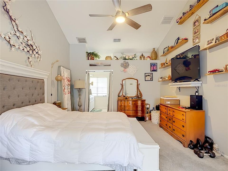 For Sale: $450,000 (3 beds, 2 baths, 1796 Square Feet)