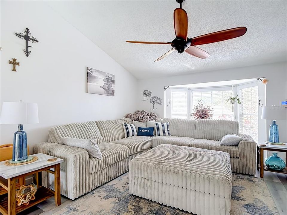 For Sale: $450,000 (3 beds, 2 baths, 1796 Square Feet)