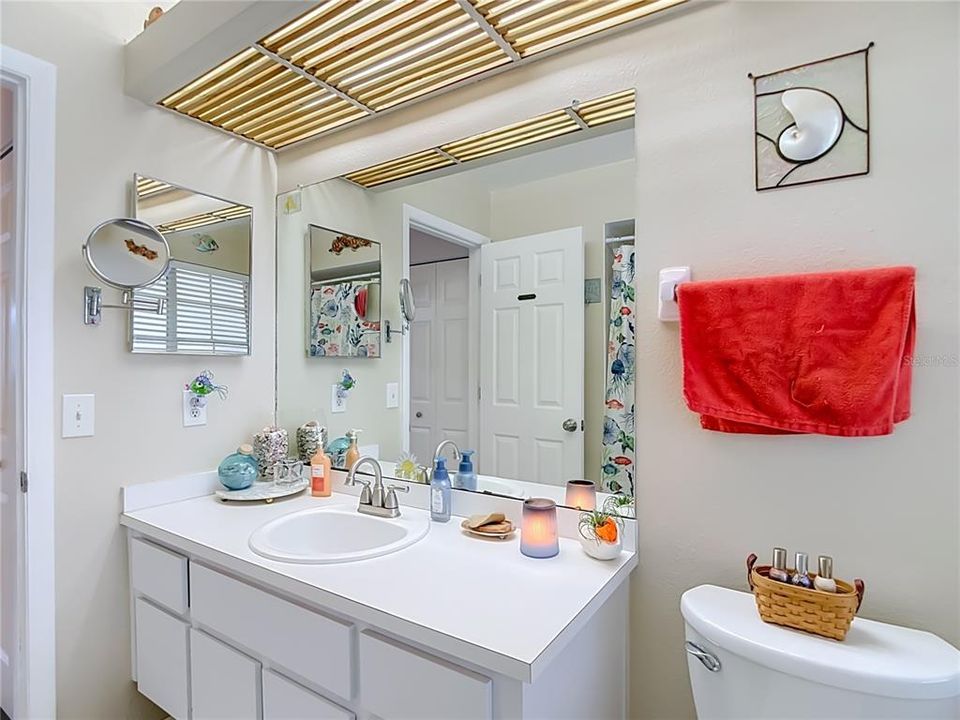 For Sale: $450,000 (3 beds, 2 baths, 1796 Square Feet)