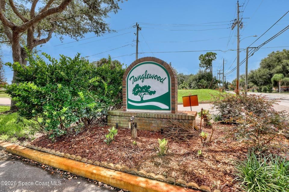 En Venta: $425,000 (3 camas, 2 baños, 2101 Pies cuadrados)