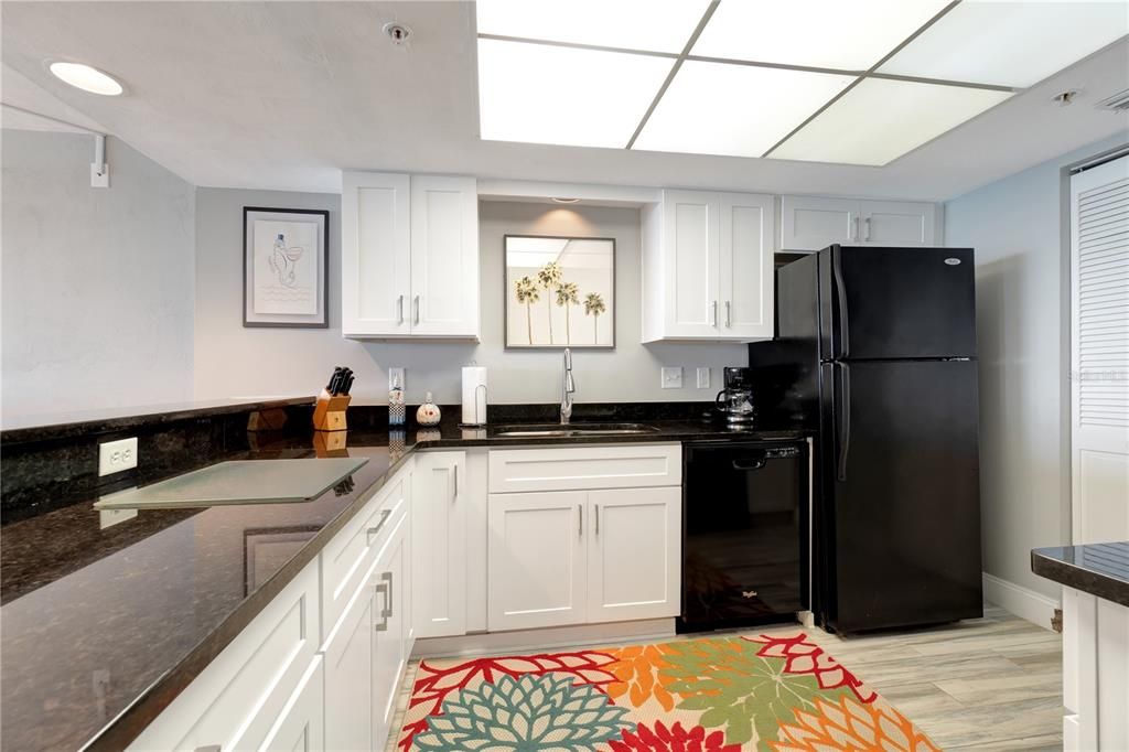 For Sale: $565,000 (2 beds, 2 baths, 1363 Square Feet)