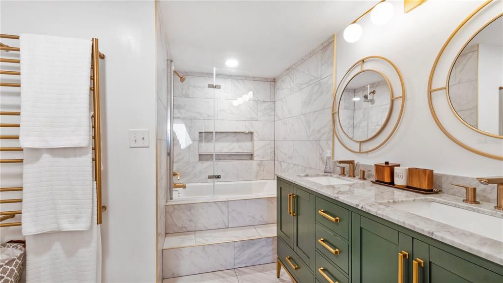 For Sale: $565,000 (2 beds, 2 baths, 1363 Square Feet)