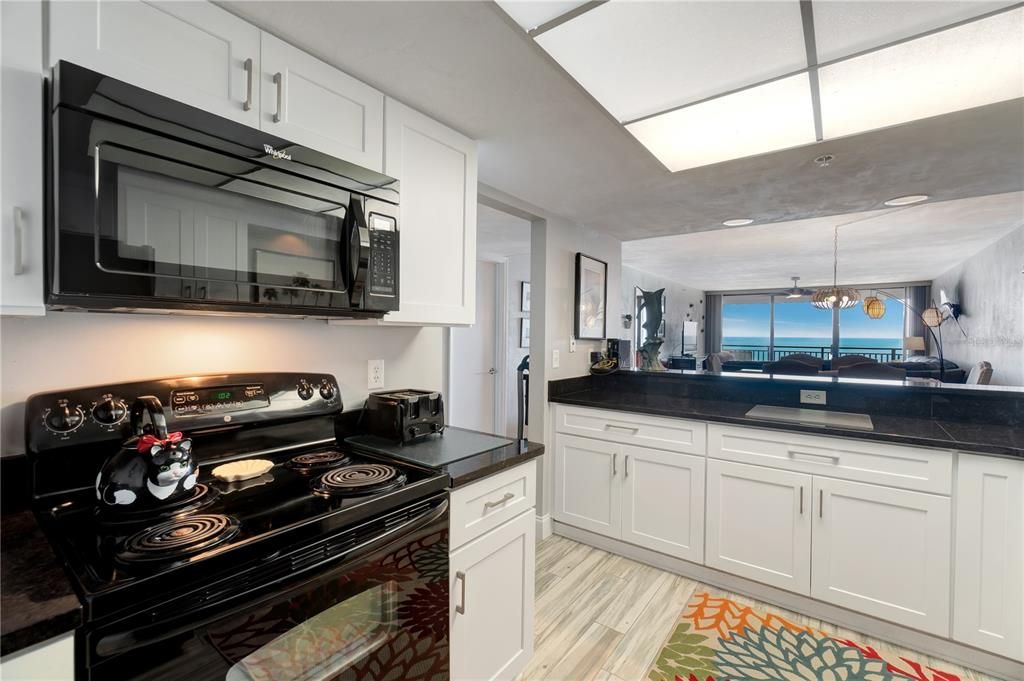For Sale: $565,000 (2 beds, 2 baths, 1363 Square Feet)