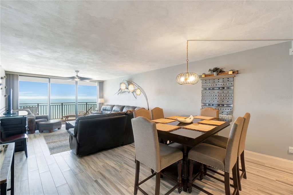 For Sale: $565,000 (2 beds, 2 baths, 1363 Square Feet)