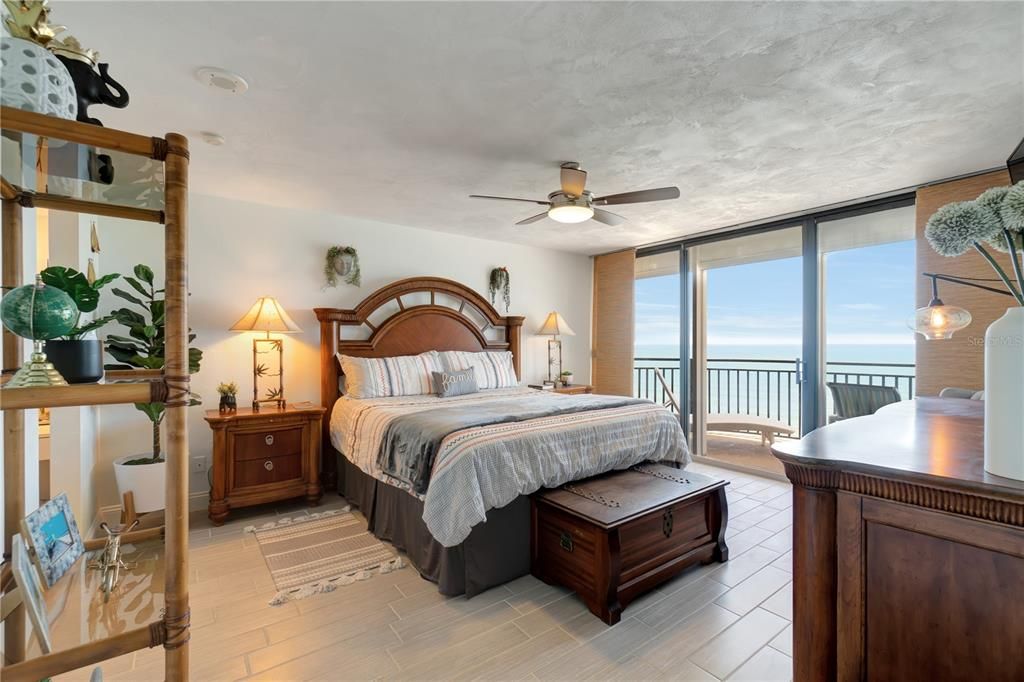 For Sale: $565,000 (2 beds, 2 baths, 1363 Square Feet)