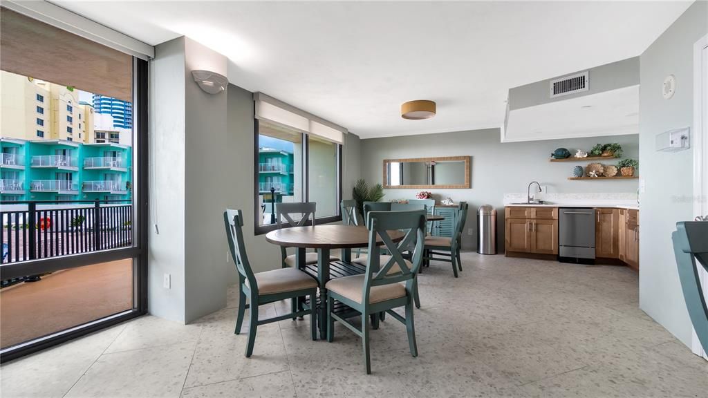 For Sale: $565,000 (2 beds, 2 baths, 1363 Square Feet)