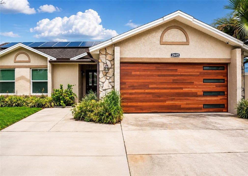 For Rent: $2,600 (3 beds, 2 baths, 1280 Square Feet)