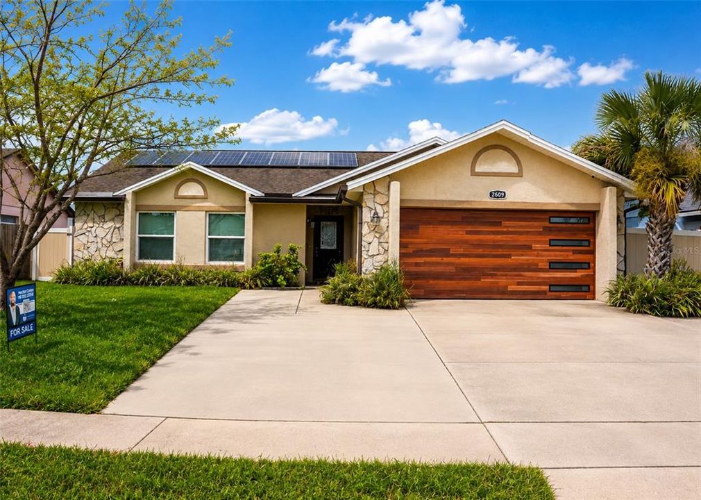 For Rent: $2,600 (3 beds, 2 baths, 1280 Square Feet)
