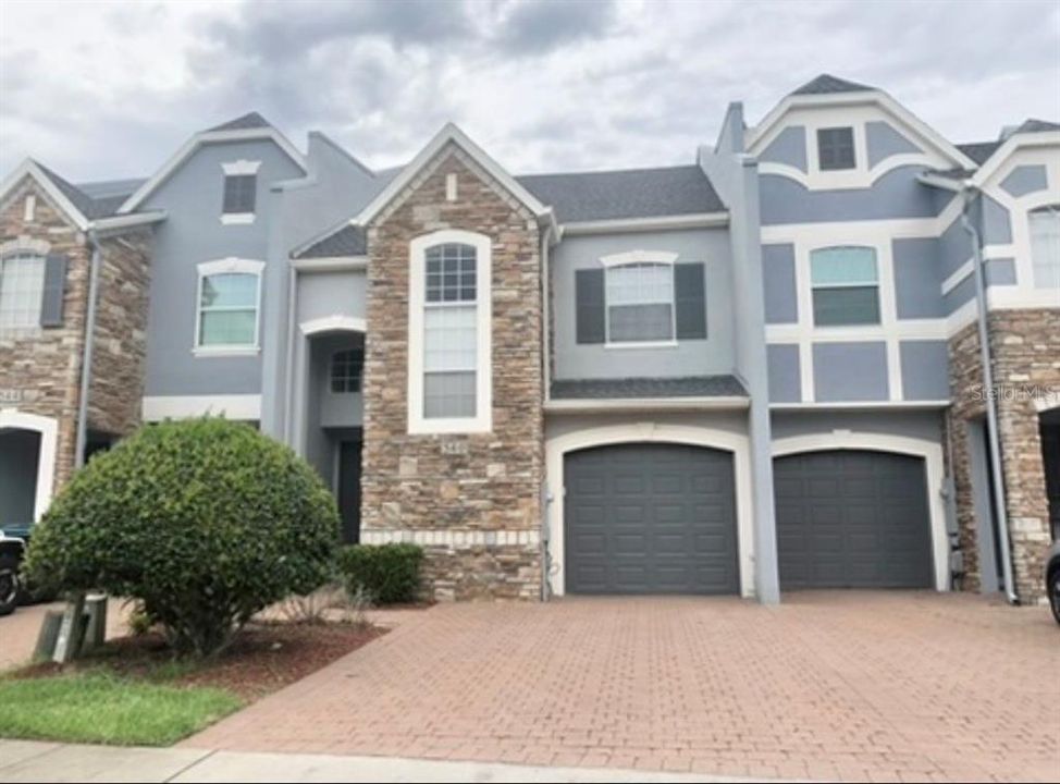 For Rent: $2,999 (4 beds, 2 baths, 2037 Square Feet)