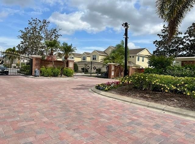 For Rent: $2,999 (4 beds, 2 baths, 2037 Square Feet)