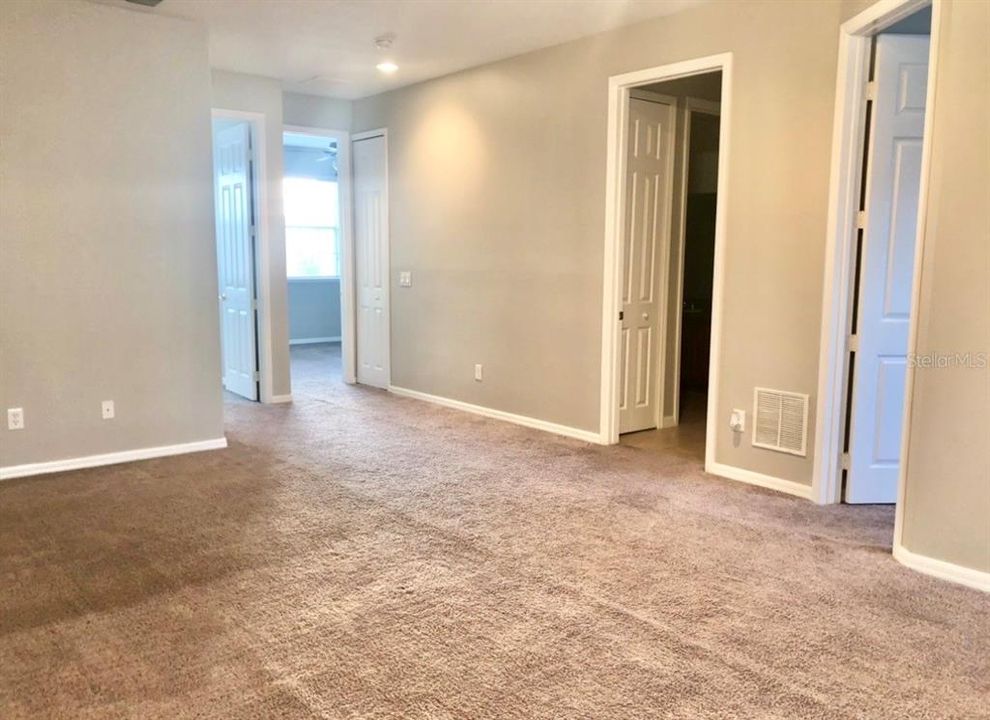 For Rent: $2,999 (4 beds, 2 baths, 2037 Square Feet)