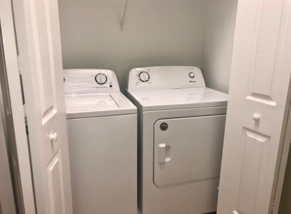 For Rent: $2,999 (4 beds, 2 baths, 2037 Square Feet)