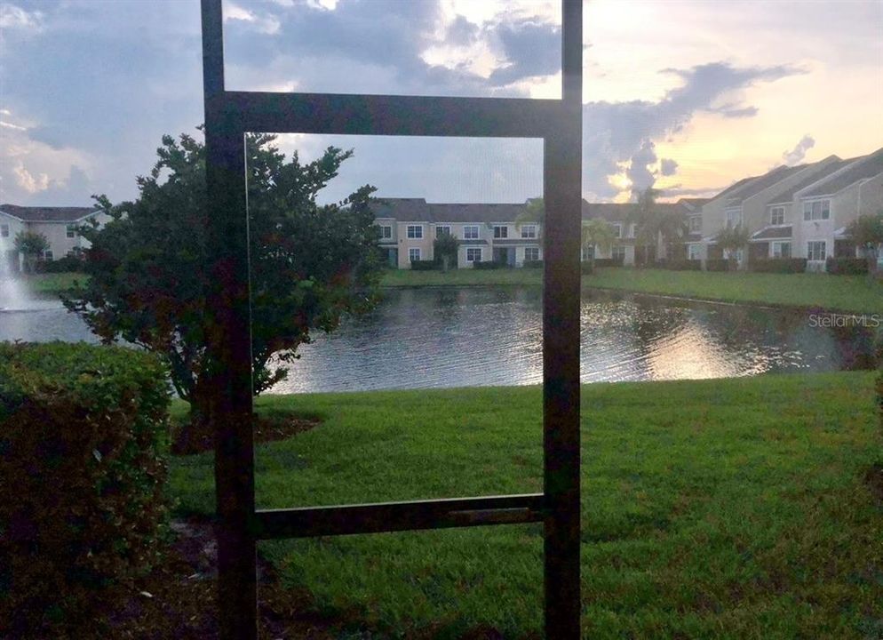 For Rent: $2,999 (4 beds, 2 baths, 2037 Square Feet)