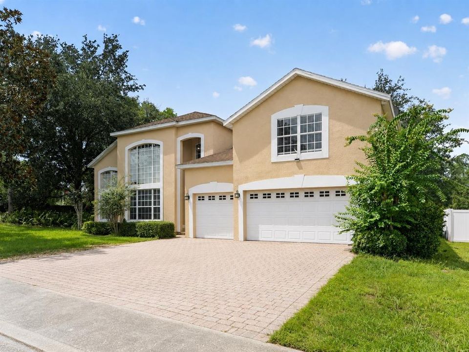 En Venta: $599,900 (6 camas, 4 baños, 3753 Pies cuadrados)
