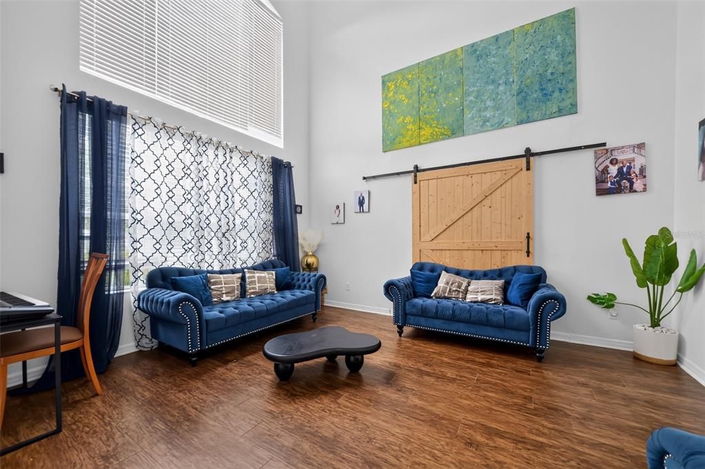 En Venta: $599,900 (6 camas, 4 baños, 3753 Pies cuadrados)