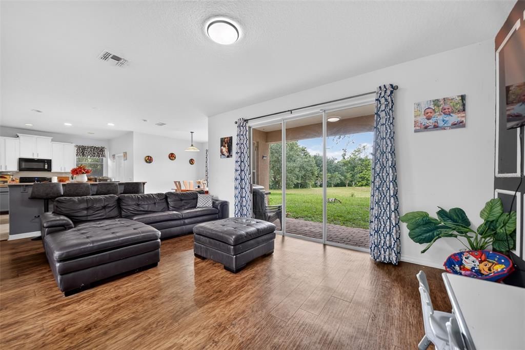 En Venta: $599,900 (6 camas, 4 baños, 3753 Pies cuadrados)