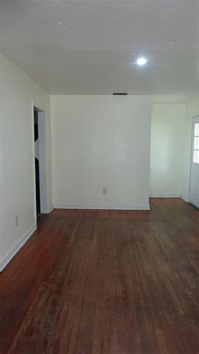 En Renta: $1,300 (2 camas, 1 baños, 1008 Pies cuadrados)